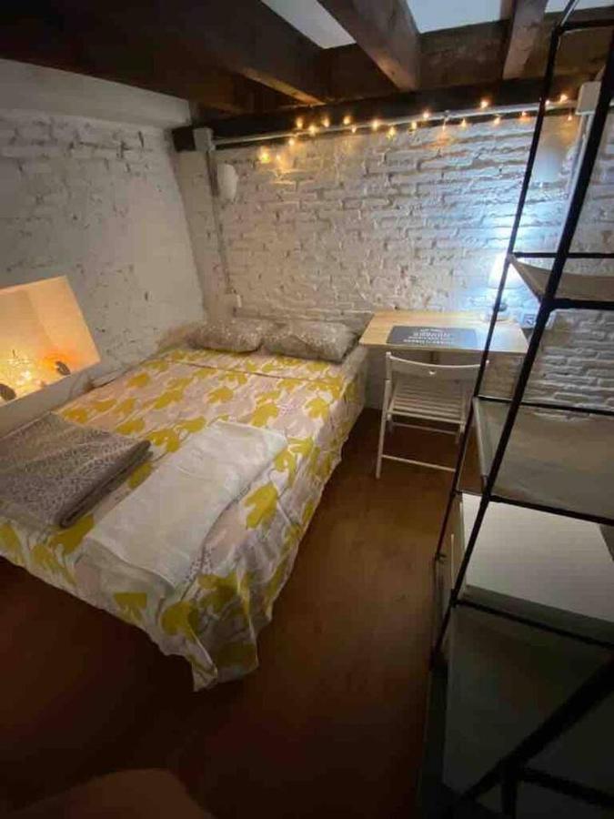 Airbhouse Private Rooms & Apartments Sevilla Eksteriør billede