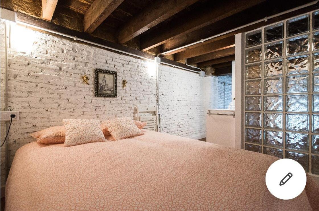 Airbhouse Private Rooms & Apartments Sevilla Eksteriør billede