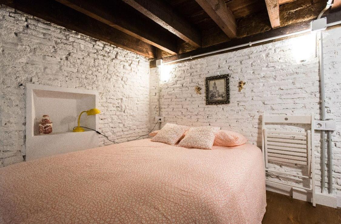 Airbhouse Private Rooms & Apartments Sevilla Eksteriør billede