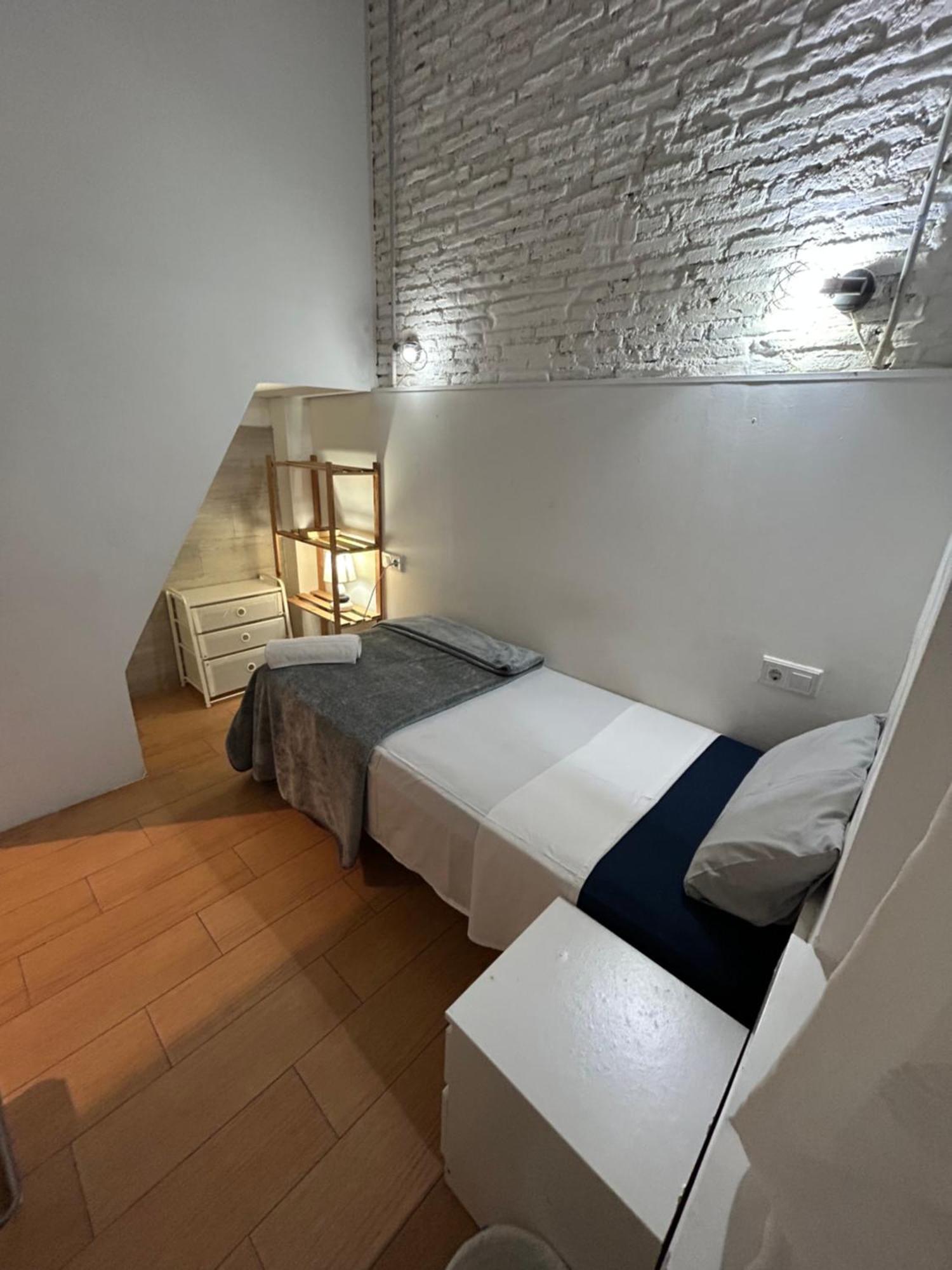 Airbhouse Private Rooms & Apartments Sevilla Eksteriør billede